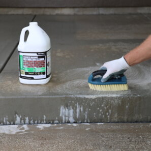 Akona® Concrete/Masonry Restoration Cleaner